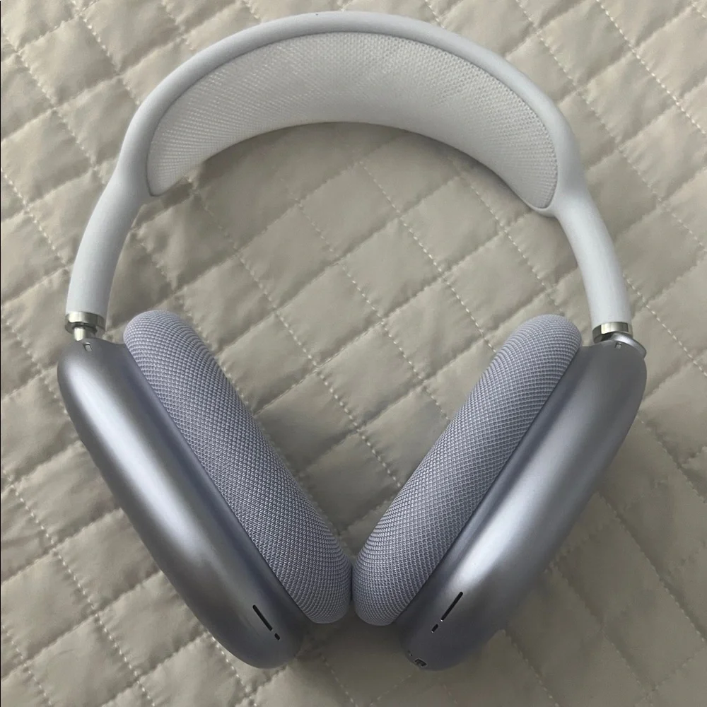 Apple Lavender Over-Ear Headphone Case with Smart Case
